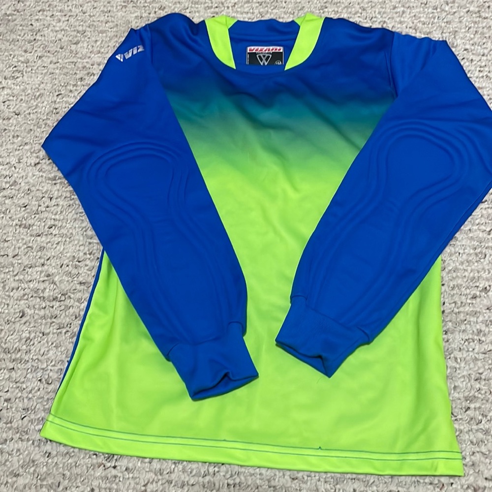 Youth Soccer goalie shirt with padding on the elbows